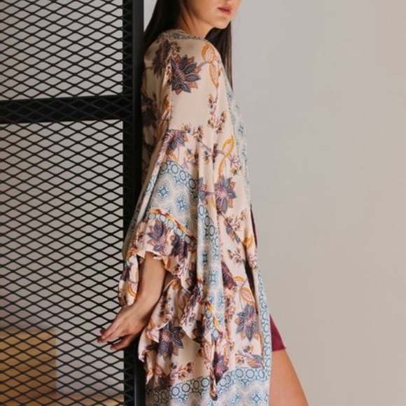 Bohemian Vintage Style Bell Sleeve Kimono - Picture 7 of 8